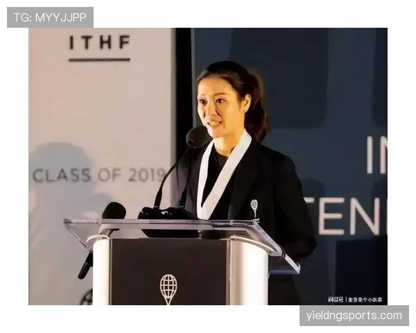 李娜亿万身价拎菜回小区，邻居看了直接怀疑人生